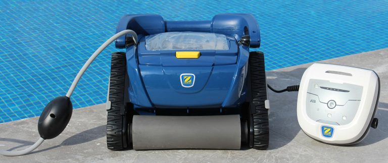 How to Throw a Summer Pool Party For Kid